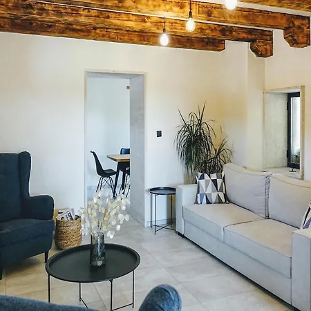Holiday home Lovely In Istria With Outdoor Swimming Pool