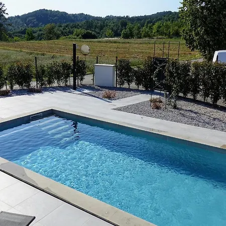 Lovely In Istria With Outdoor Swimming Pool Zarecje