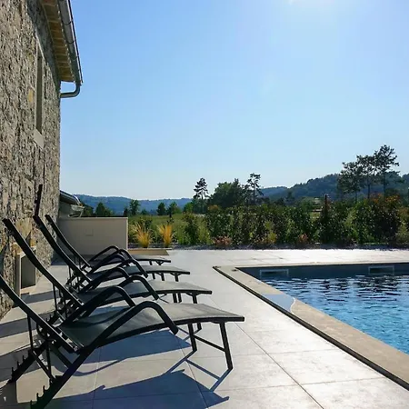 Holiday home Lovely In Istria With Outdoor Swimming Pool *